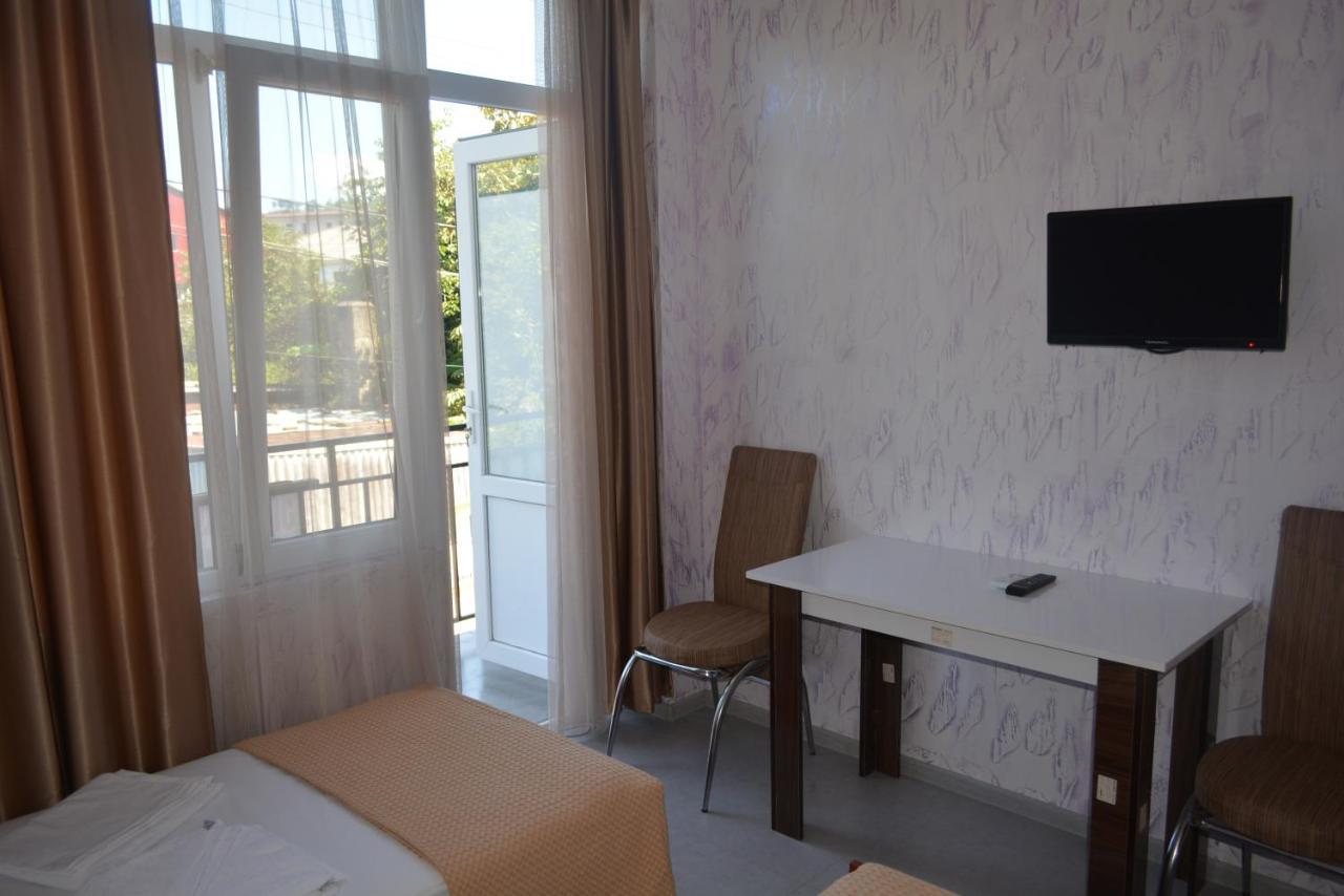 Hotel Niks Makhinjauri Εξωτερικό φωτογραφία